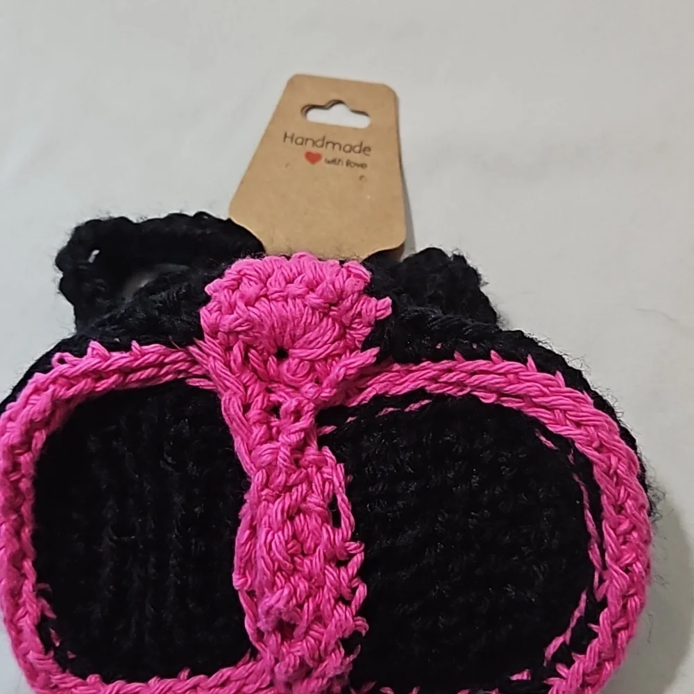 Hand Crafted Hand Knit Crochet Hand bag black & Barbie Pink Bow silhouette 6